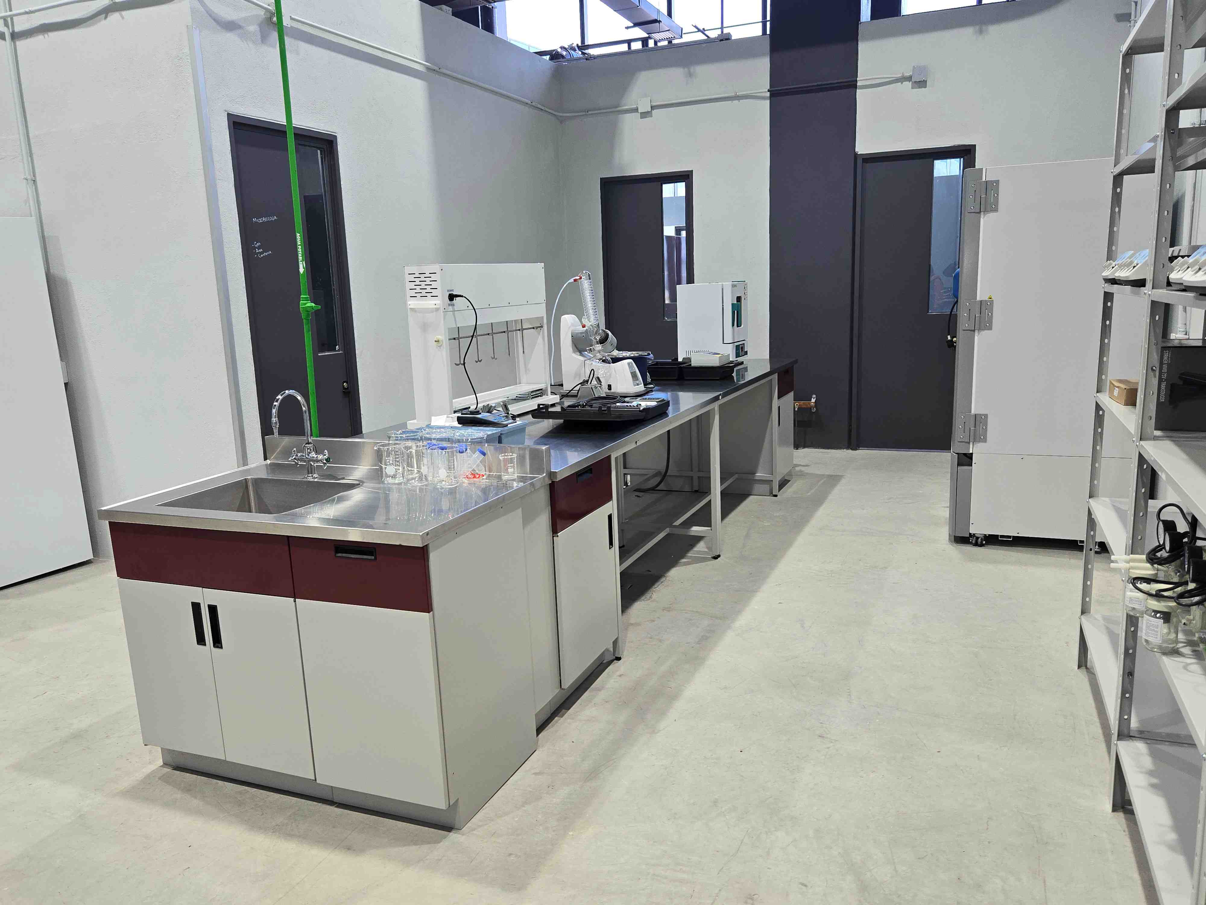 Equipo laboratorio hídrico